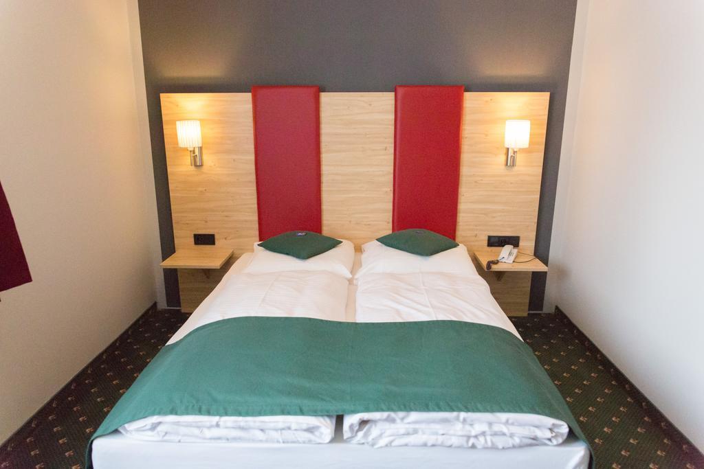 Hotel Cosima Vaterstetten Pokój zdjęcie