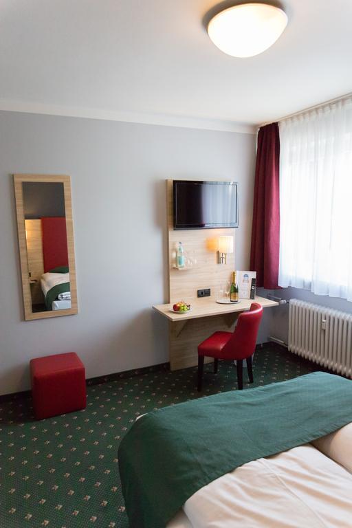 Hotel Cosima Vaterstetten Pokój zdjęcie