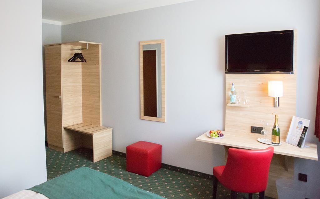 Hotel Cosima Vaterstetten Pokój zdjęcie