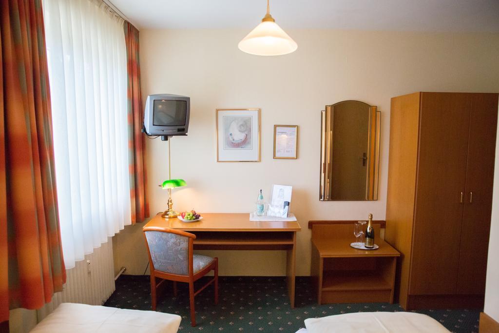 Hotel Cosima Vaterstetten Pokój zdjęcie