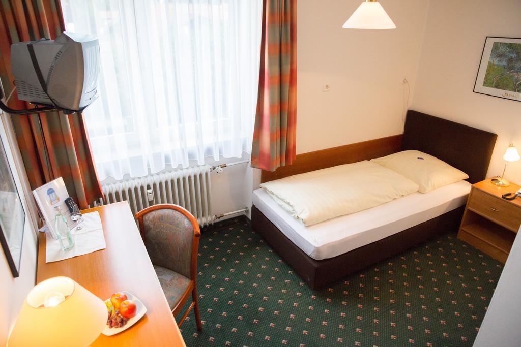 Hotel Cosima Vaterstetten Pokój zdjęcie